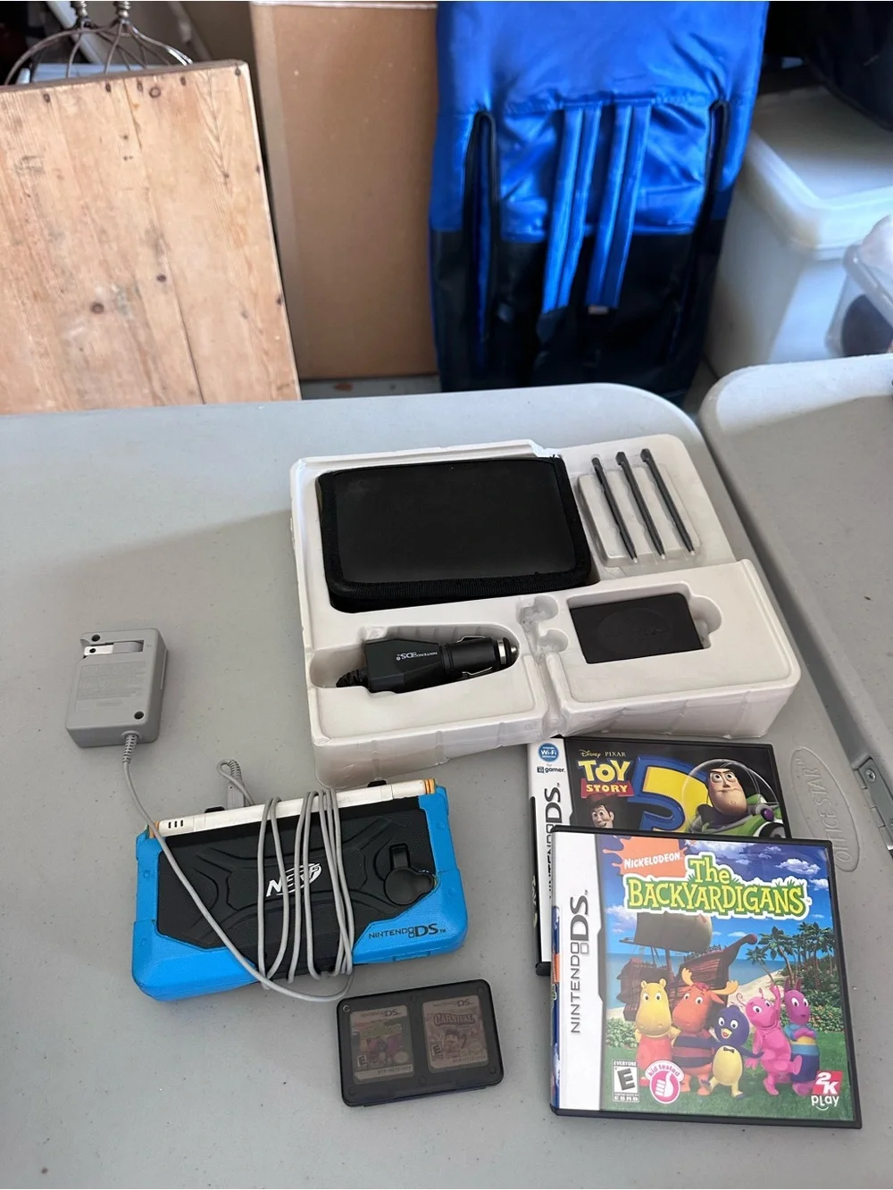 Nintendo DS Lite White with Blue Protective Case with 6 games